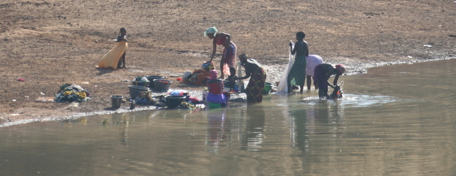 Waschen am Gambia